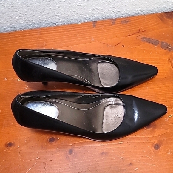 CALVIN KLEIN BLACK DOLLY WOMEN'S KIDSKIN HEEL SHOES SIZE 9 - Picture 2 of 13